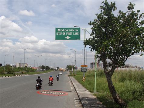 MMDA: Closure of Macapagal Blvd. not meant to stop .